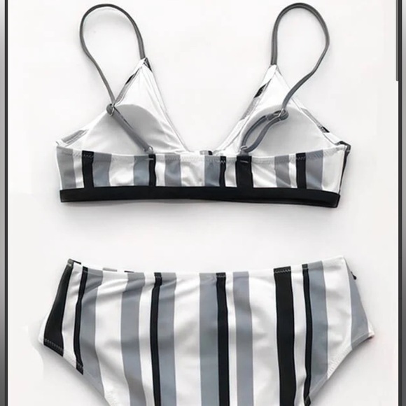 Cupshe | Striped High-Waisted Bikini Set - Picture 2 of 10
